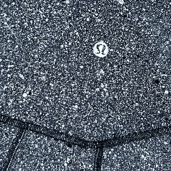 Lululemon Size 2 Align High Rise Shorts 4” Black/ Gray - Picture 4 of 10